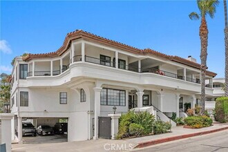 Building Photo - 210 Avenida Montalvo