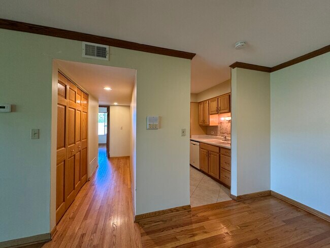 Building Photo - 6178 Knoll Ln Ct