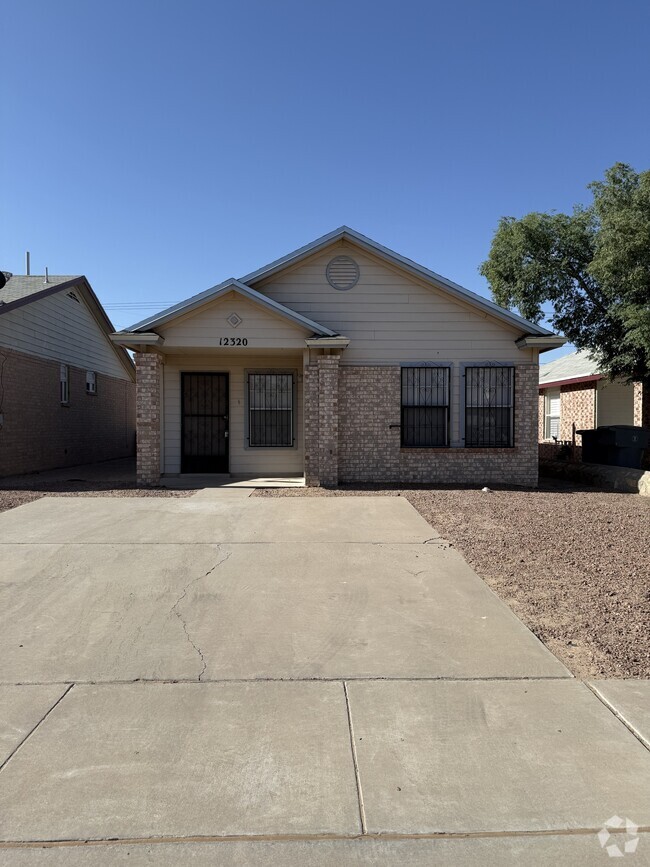 Building Photo - 12320 Robert Dahl Dr