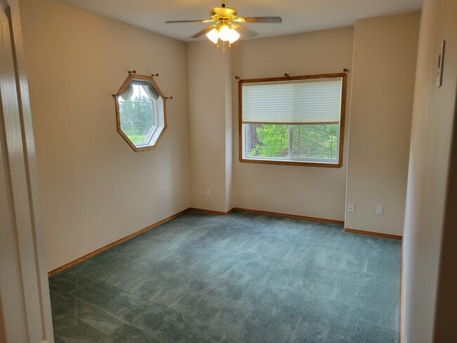 Building Photo - 7 Crystal Ridge Cove