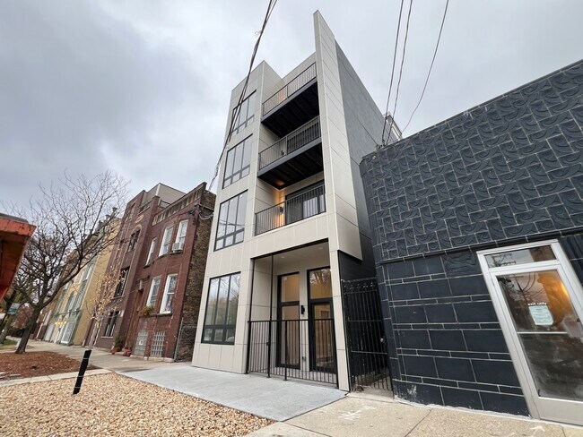 Foto del edificio - 3244 N Lincoln Ave