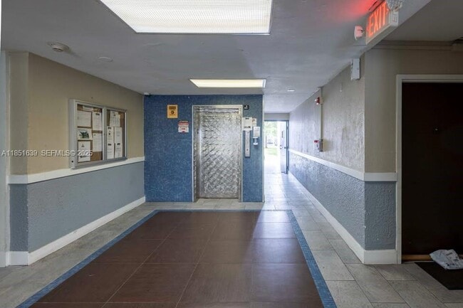 Building Photo - 494 NW 165th St