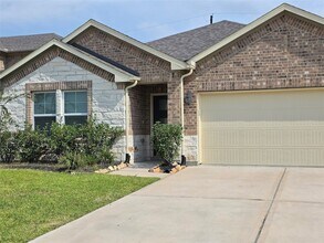 Building Photo - 2011 Cherryvale Dr