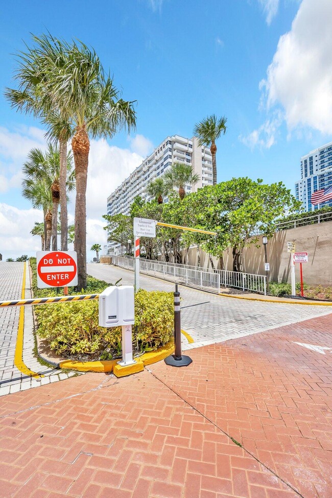 Foto del edificio - 1965 S Ocean Dr