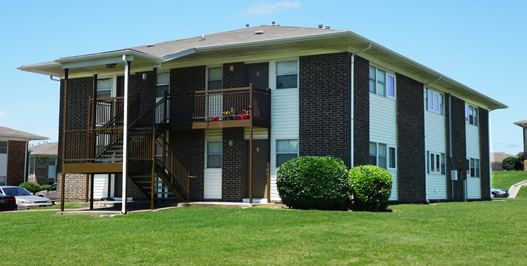 Foto principal - Plaza Hills East Apartments