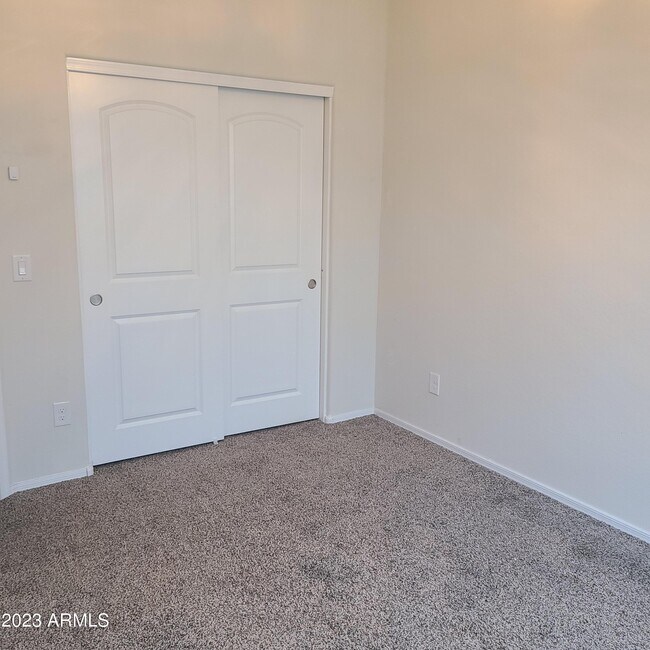 Foto del edificio - 3703 N 298th Dr