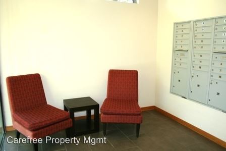 Building Photo - 7910 SW 31st Ave