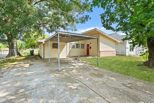 Building Photo - 1201 Orrel Dr