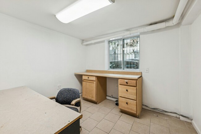 Foto del edificio - 1549 Selwyn Ave