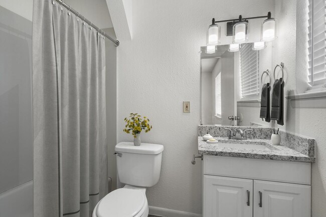 Foto del edificio - Fully Remodeled Duplex for Rent!