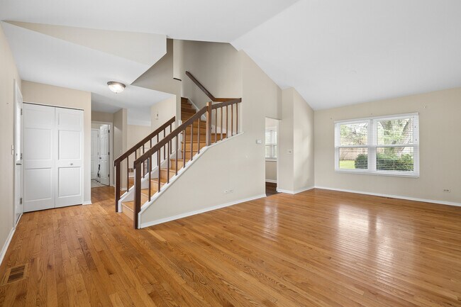 Building Photo - 2013 Vanderbilt Ct