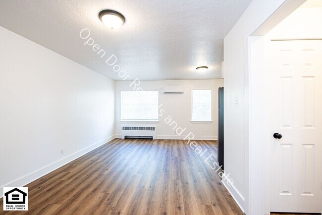 Foto del edificio - 1823 Griswold Dr