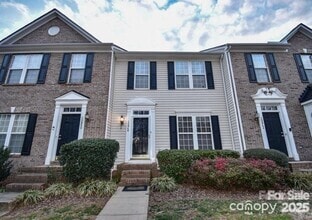 Building Photo - 10946 Garden Oaks Ln