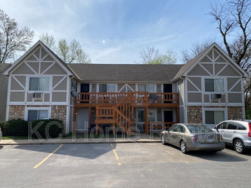555 N Somerset Terrace Unit Apt E, Olathe, KS 66062 Condo for Rent in Olathe, KS
