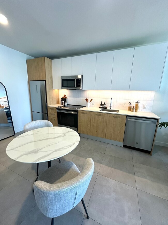 Building Photo - 370 NW 33rd St