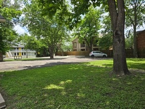Building Photo - 1401 Moore St