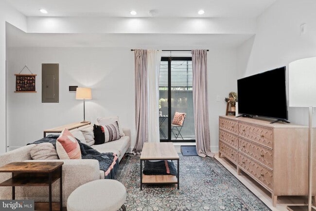 Building Photo - 3933 14th St NW