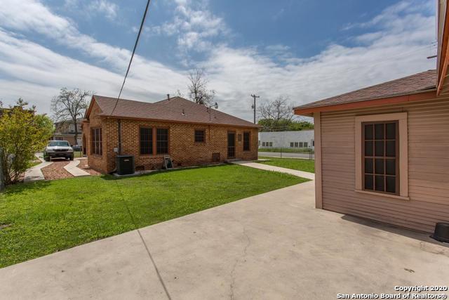 Building Photo - 3106 N Zarzamora St