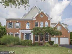 Building Photo - 13909 Willow Tree Dr