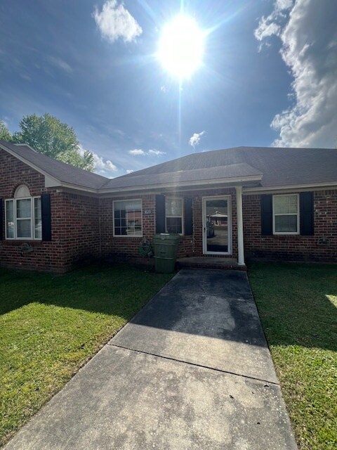 Foto principal - 821 Jessamine Trail