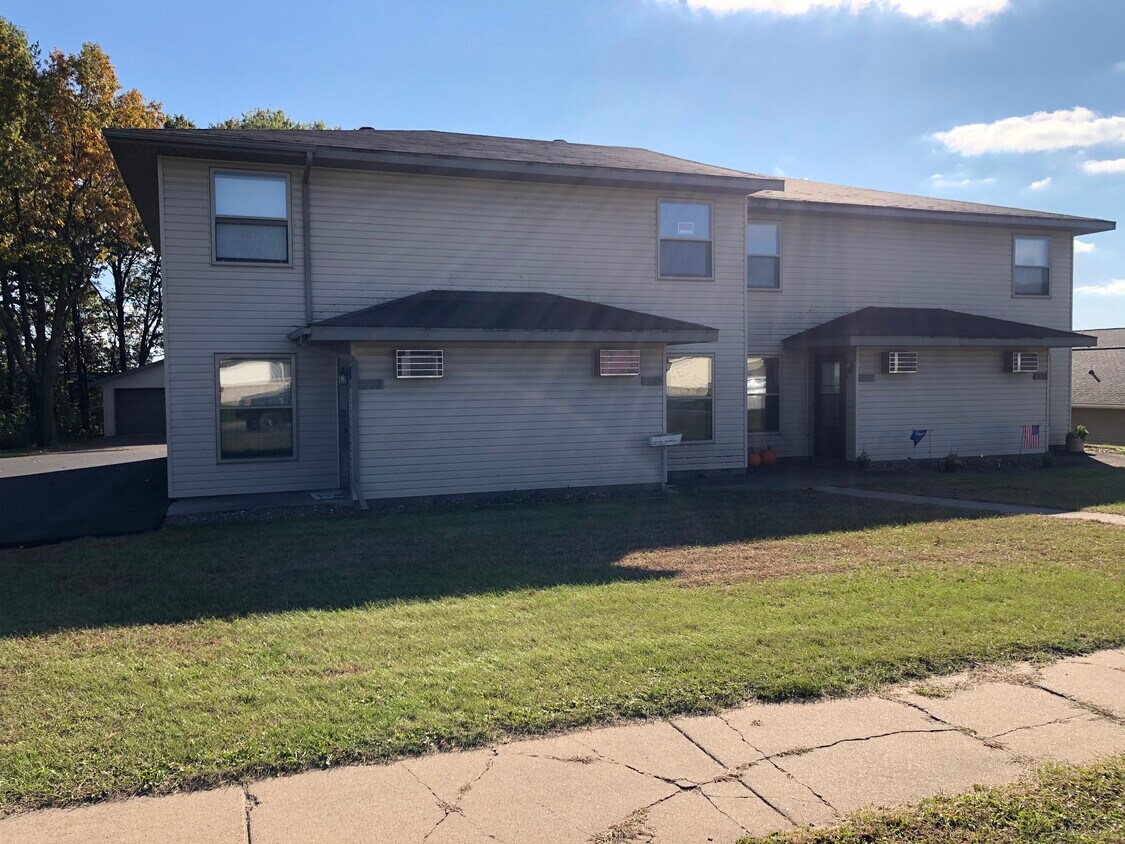 Building Photo - 1621 Devney Dr