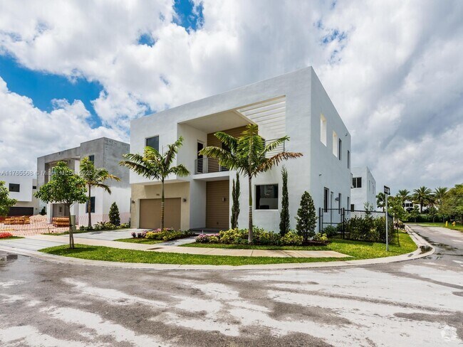 Building Photo - 7456 NW 101st Ave