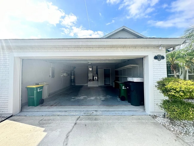 Building Photo - 7831 Citrus Creek Dr