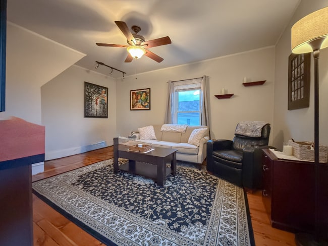 Building Photo - 173 Elm St