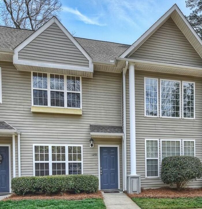 Primary Photo - Renovated 2BD/2.5BA Townhome in Charlotte!