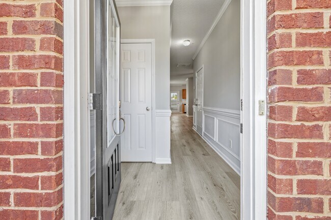 Foto del edificio - 777 King George Blvd