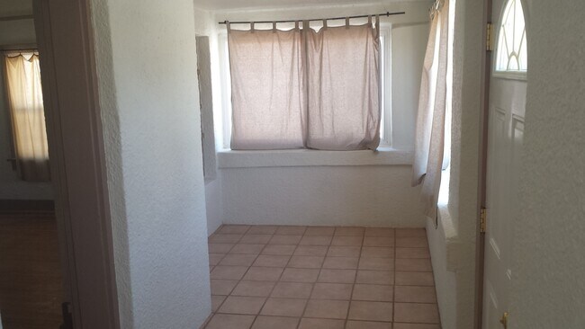 Building Photo - 2BR, 1BA