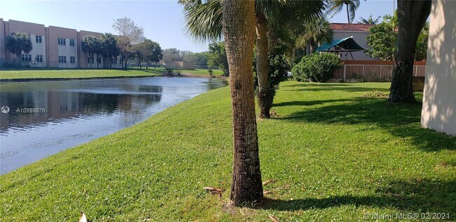 Foto del edificio - 10932 Chandler Dr