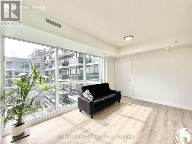 Building Photo - 10 Gibbs Rd