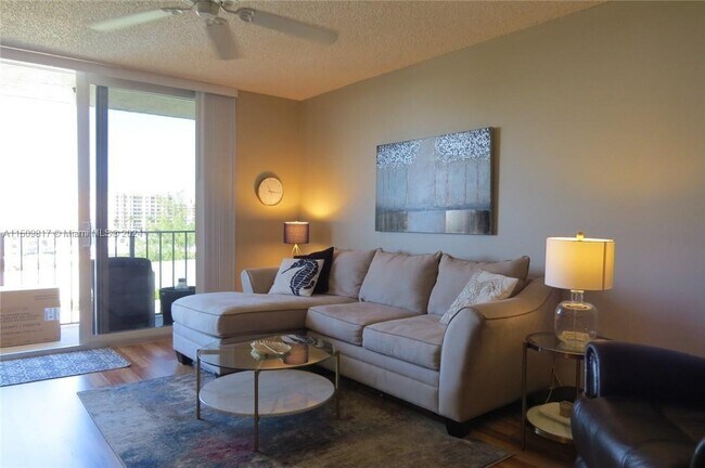 Foto del edificio - 1009 N Ocean Blvd