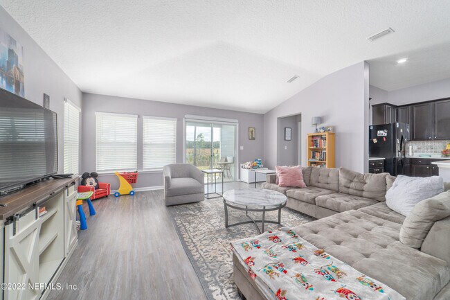 Foto del edificio - 14575 Needham Dr