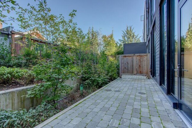 Foto del edificio - Luxury Studio near Salt and Straw! Only $1...