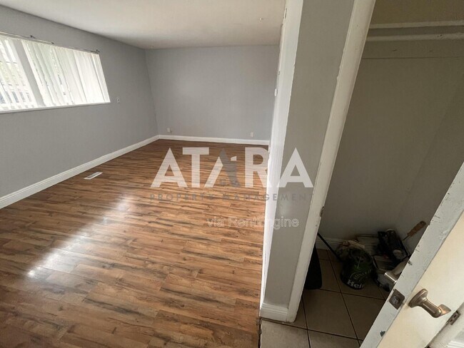 Foto del edificio - 942 N Cornell St