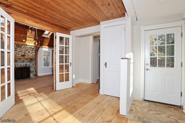 Building Photo - 140 Cupsaw Dr