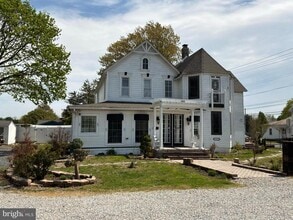 Building Photo - 1359 Main St