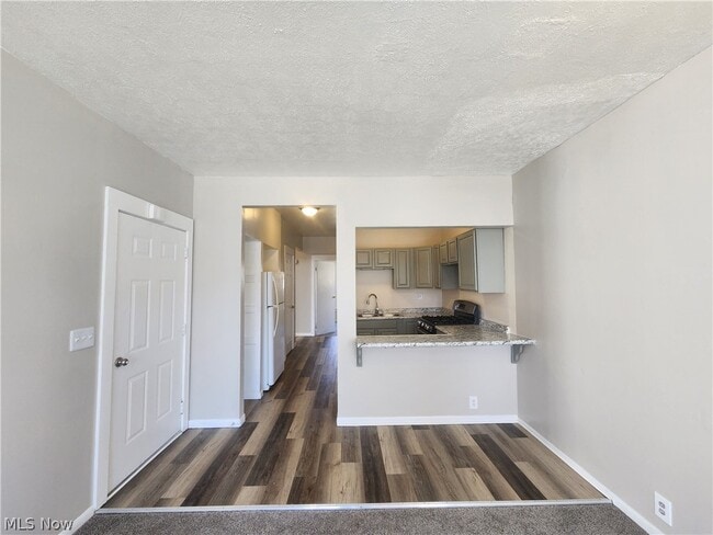 Building Photo - 2063 W 104th St