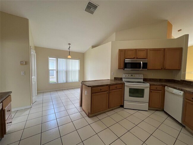 Building Photo - 1333 Maximilian Dr