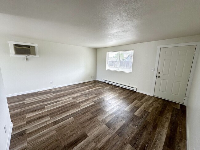 Building Photo - 409 Benham St