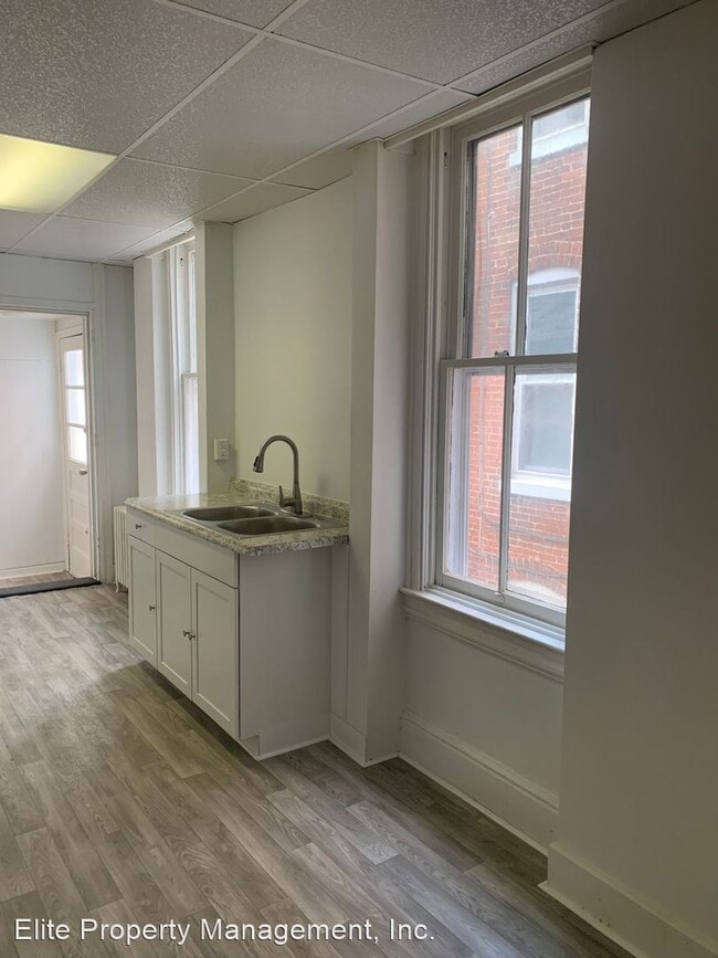 Building Photo - 1 br, 1 bath House - 40 N. Tremont Unit #1