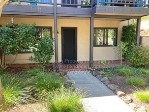 Building Photo - 126 Blue Wing Dr