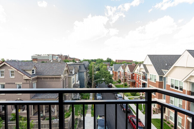 Building Photo - The Alto Apartments