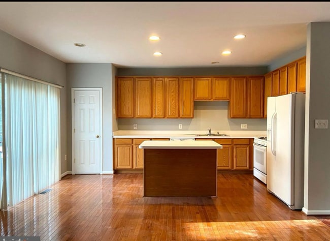 Building Photo - 4205 Vernoy Hills Commons