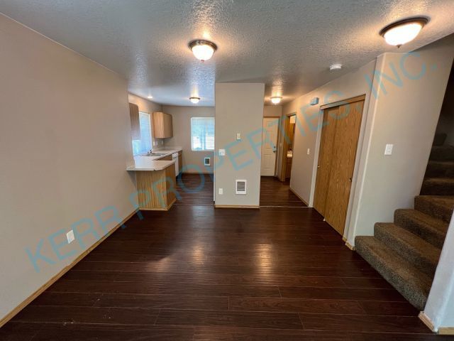 Foto del edificio - FREE RENT! Beautiful 2 bedroom duplex located in Southeast Portland!