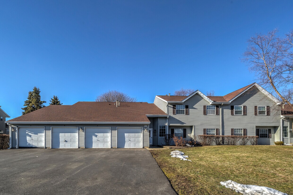 56 N Victoria Ln Unit G, Streamwood, IL 60107 Condo for Rent in