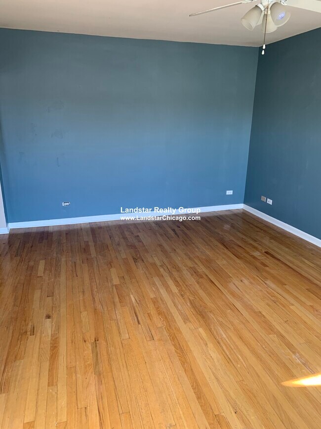 Building Photo - 4715 N Malden St