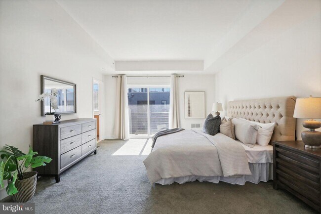 Foto del edificio - 506 Lakeview Ct